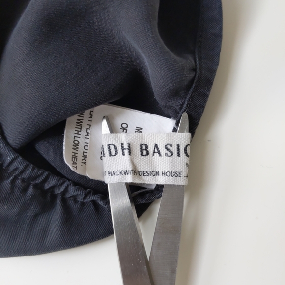 Hackwith Design House V Neck Tank Top Black Silk Women's XS - Picture 4 of 6